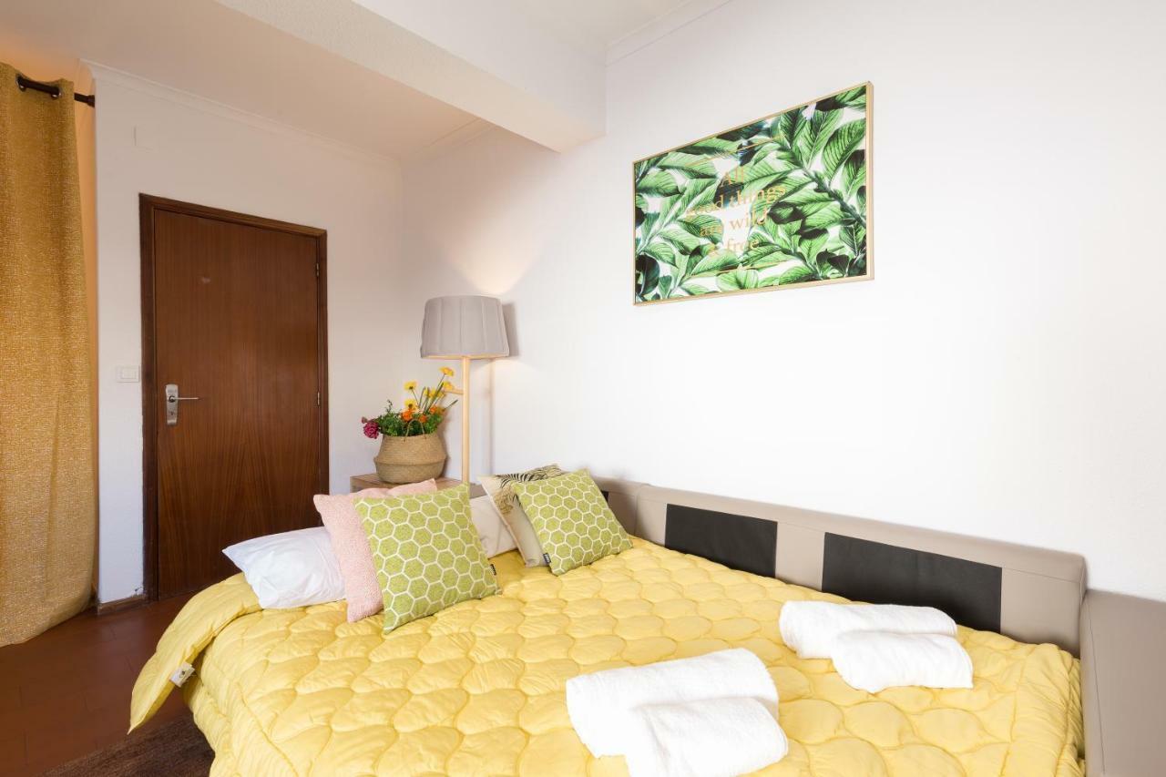 2 Comfy Bright Flats With Netflix Appartement Porto Buitenkant foto