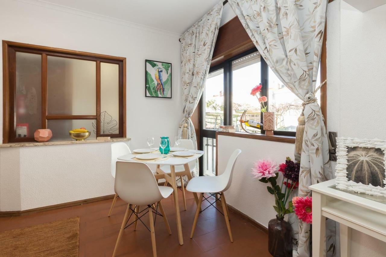 2 Comfy Bright Flats With Netflix Appartement Porto Buitenkant foto