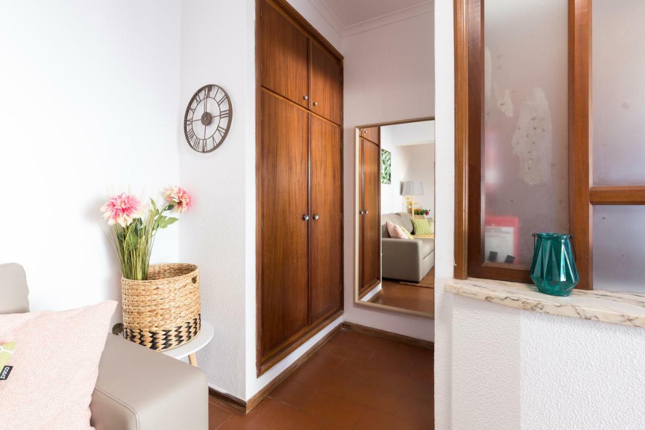 2 Comfy Bright Flats With Netflix Appartement Porto Buitenkant foto