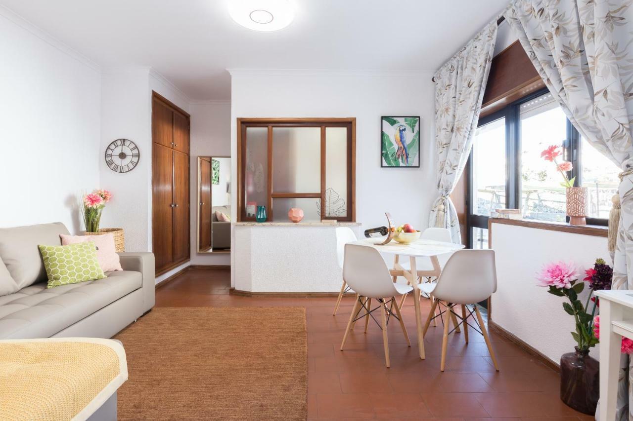 2 Comfy Bright Flats With Netflix Appartement Porto Buitenkant foto