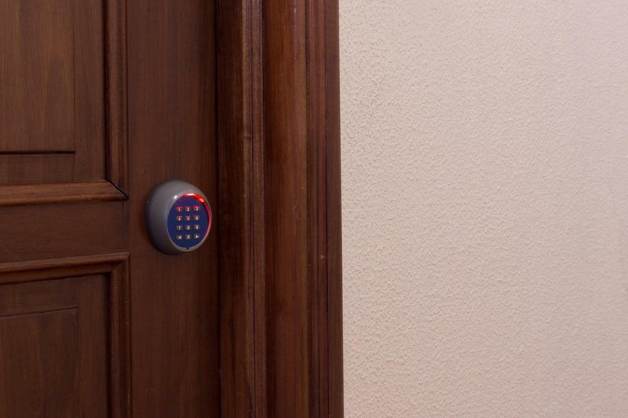 2 Comfy Bright Flats With Netflix Appartement Porto Buitenkant foto