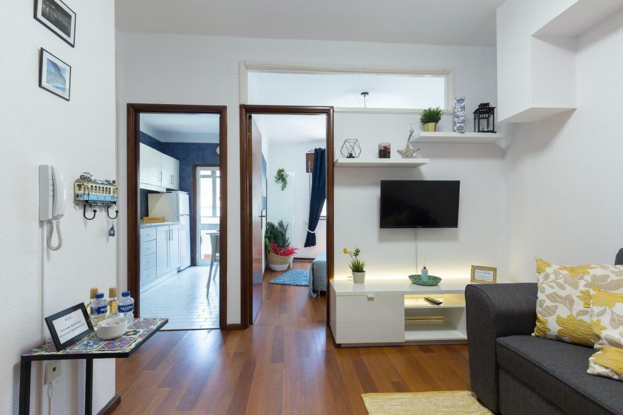 2 Comfy Bright Flats With Netflix Appartement Porto Buitenkant foto