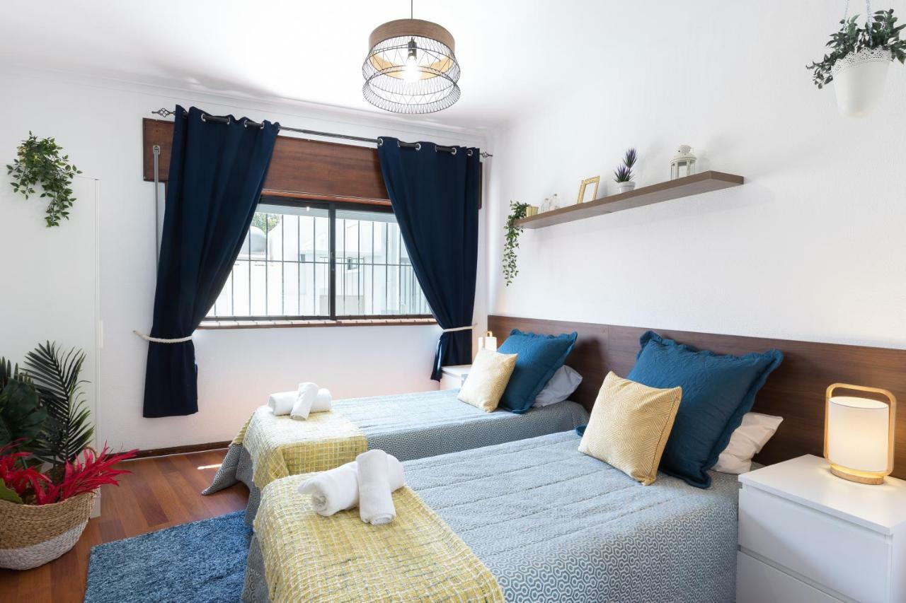 2 Comfy Bright Flats With Netflix Appartement Porto Buitenkant foto
