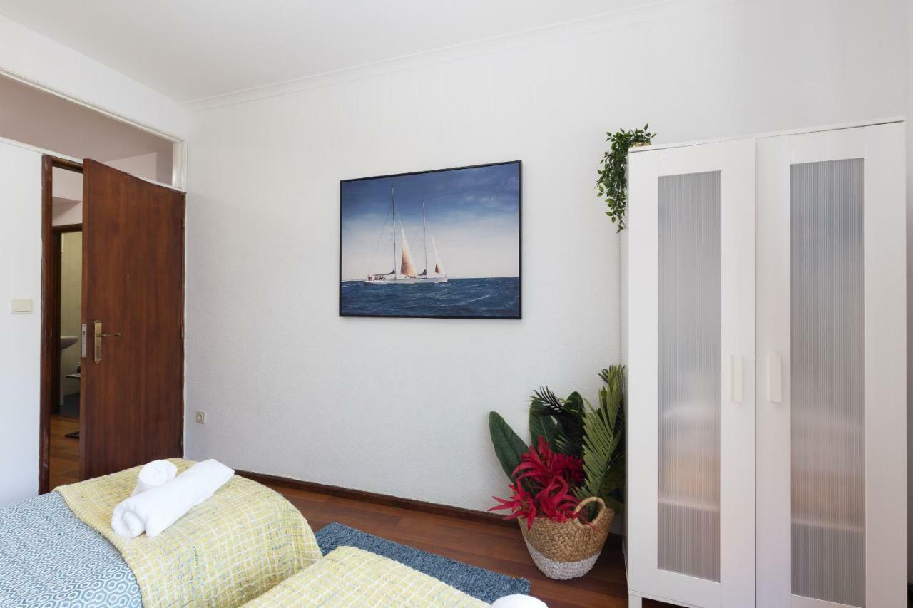 2 Comfy Bright Flats With Netflix Appartement Porto Buitenkant foto